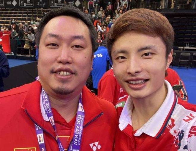 ju11.co-上海男篮与四川队交锋，双方谁更占据优势？